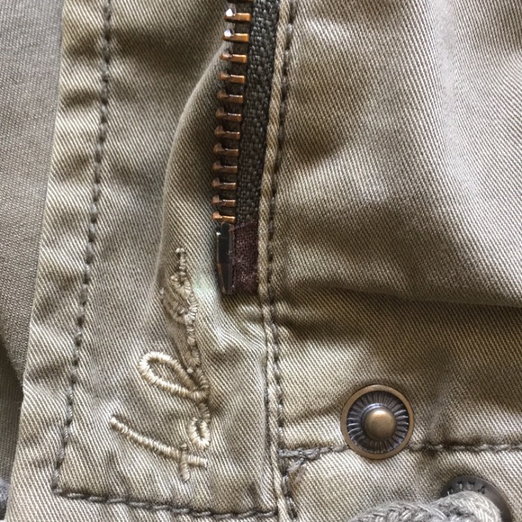 Aritzia Jacket - Picture 9 of 10